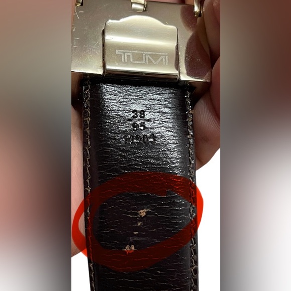 Tumi  38 leather belt - Picture 6 of 6